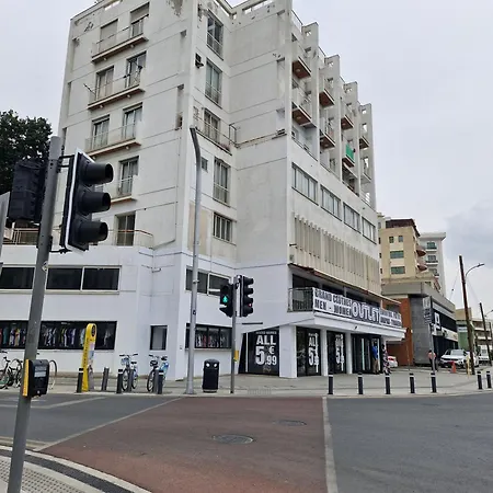 Lägenhet Downtown Living By 'flats Nicosia' Nicosia